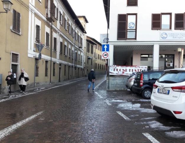 Petizione centro: a Castelletto raccolte 510 firme