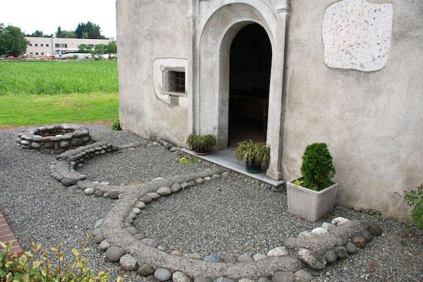 Romagnano, ladri fanno man bassa in chiesa