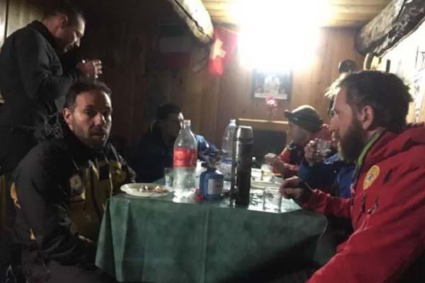 Tecnico bloccato in montagna recuperato dopo 12 ore