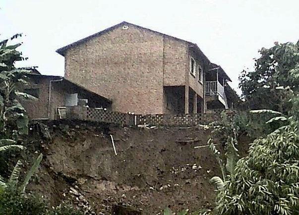 Una frana danneggia l’orfanotrofio Alessia a Masango: al via le donazioni