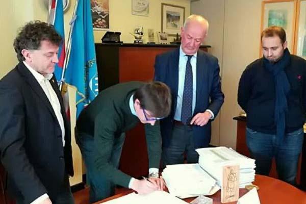 Vco lombardo, consegnate 5.228 firme