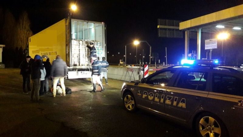 Profughi sbagliano camion e si ritrovano in Valle d’Aosta