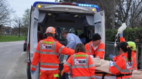 Tragedia Novara: si suicida gettandosi dal balcone