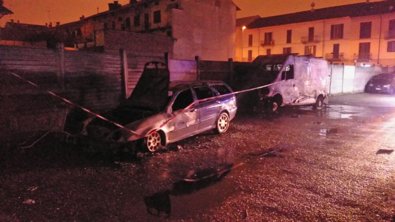 Doppio incendio in corso Milano