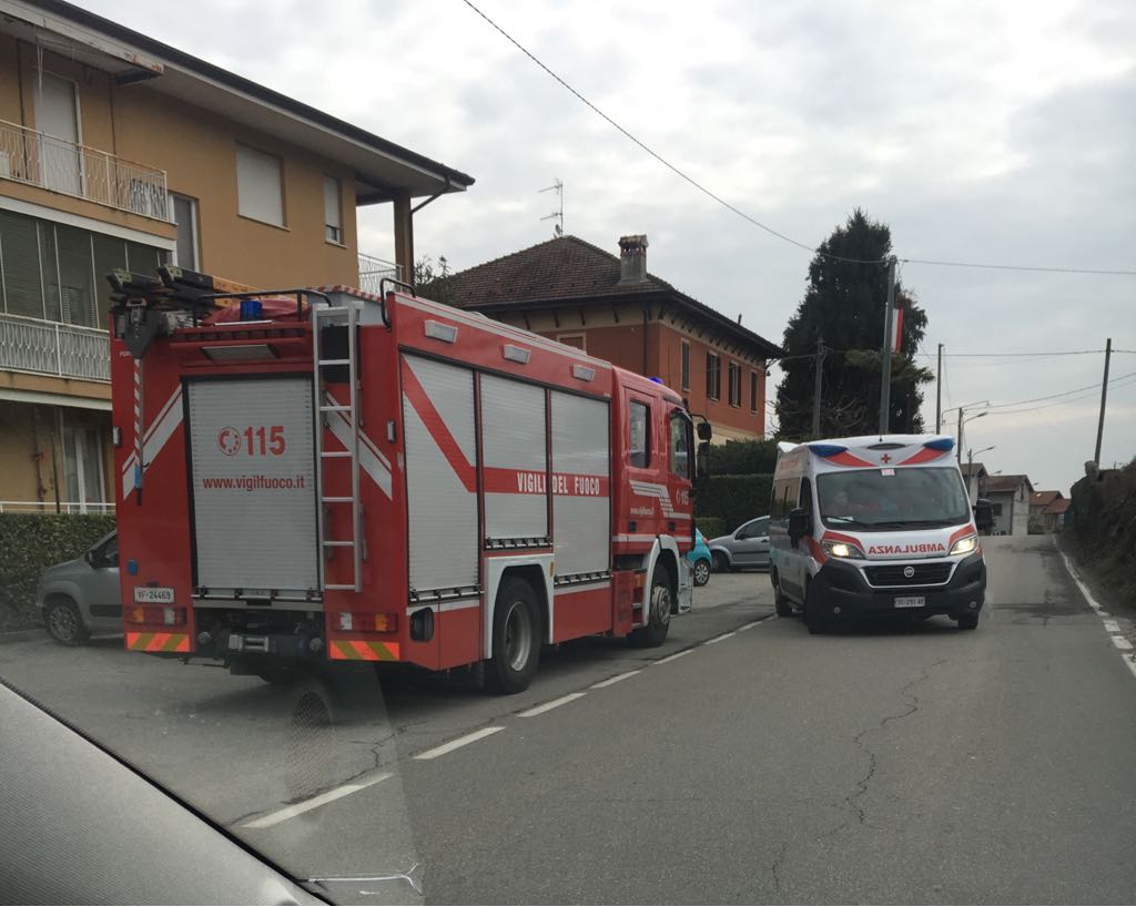 Arona pompieri sfondano porta e trovano cadavere