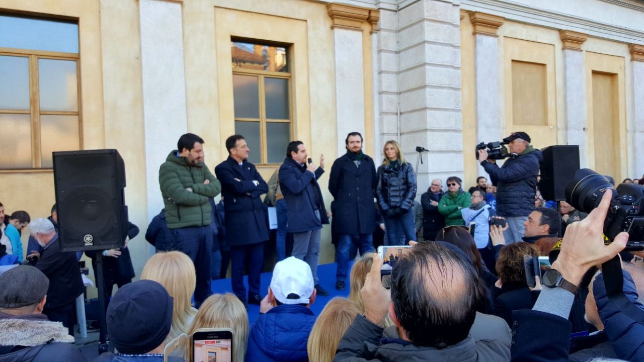 Matteo Salvini in piazza Puccini a Novara