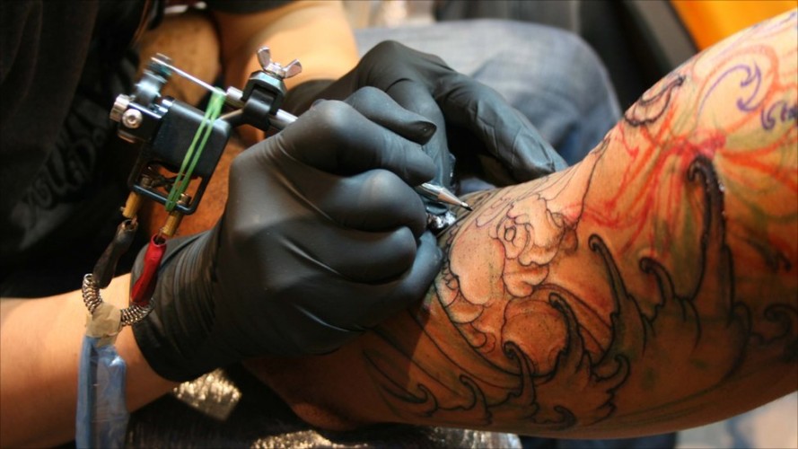 Tatuaggi allarme del Ministero della salute per pigmento tossico