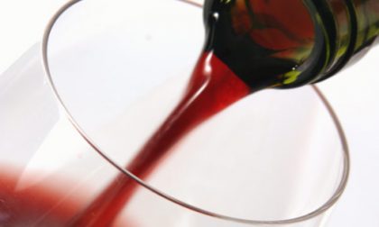 Liquido refrigerante nel vino moglie avvelena marito