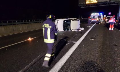 Auto ribaltata all’uscita di Arona