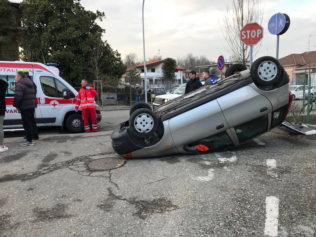 Spettacolare incidente a Bellinzago