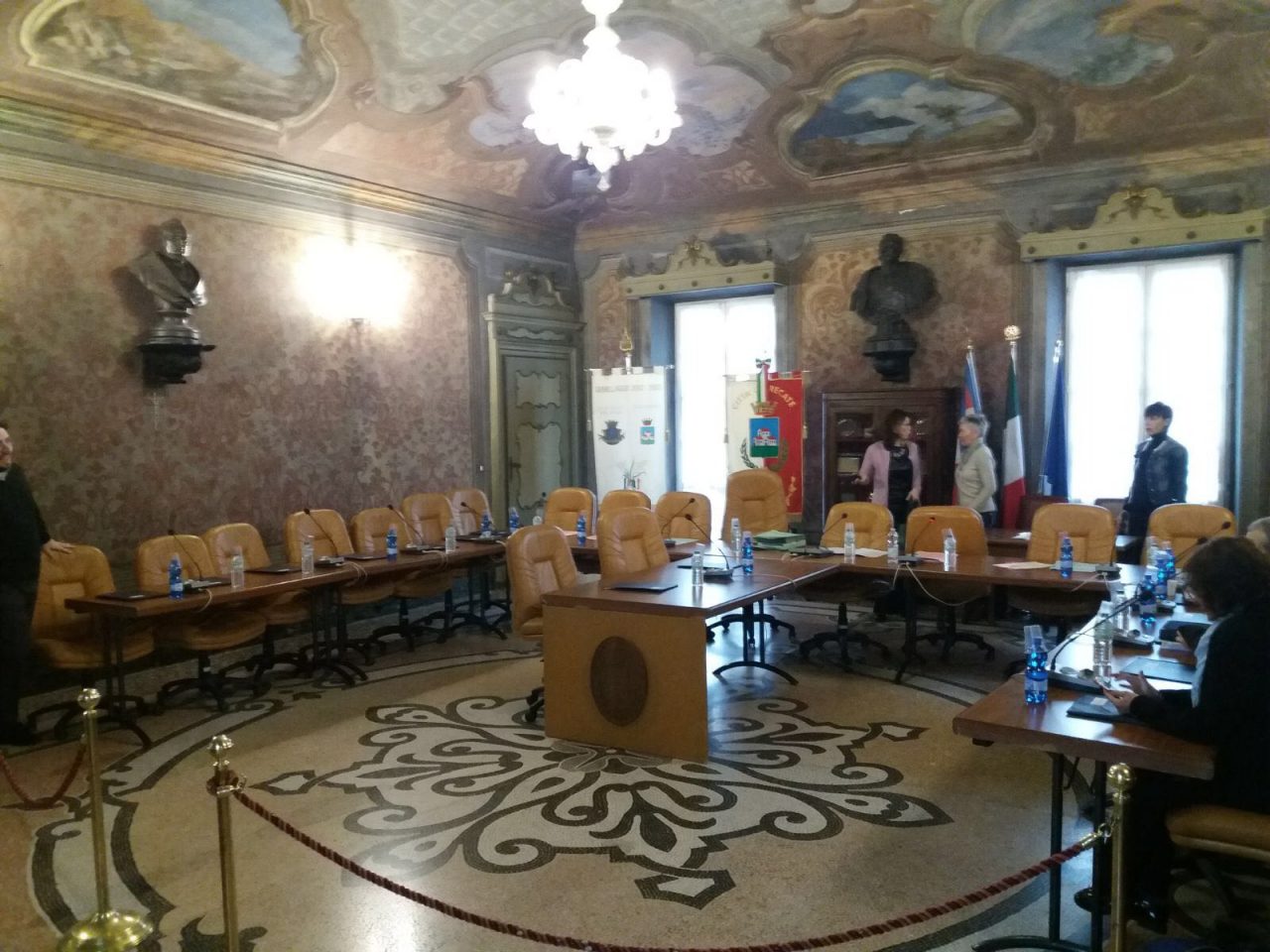 Pd trecatese: “il Consiglio farsa Amministrazione è incapace”