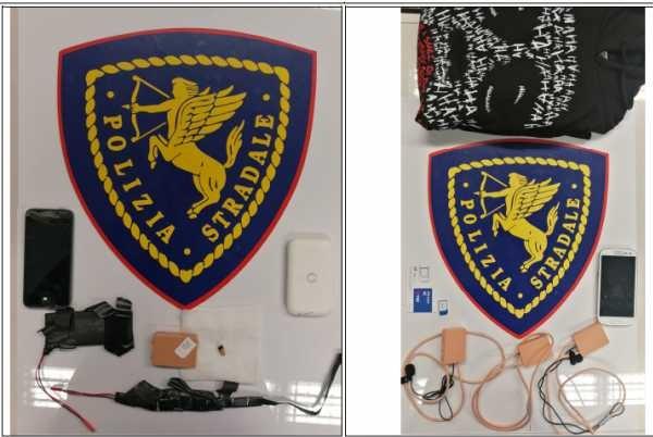 Auricolari e microcramere all’esame per la patente: 4 denunce