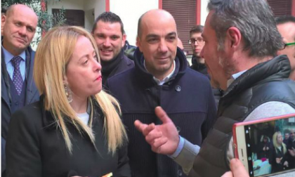 Bagno di folla per Giorgia Meloni a Novara
