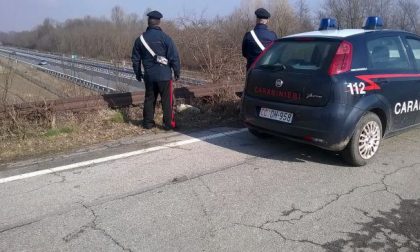 Lanciano sassi dal cavalcavia dell'autostrada: hanno 11 e 12 anni