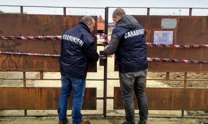 Controlli sui cantieri: sequestrato cantiere ed escavatori per gestione illecita di rifiuti