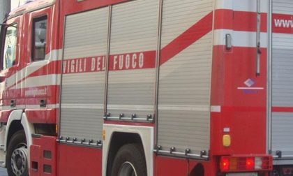 Donna cade dal quinto piano e muore in corso Vercelli