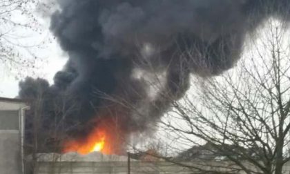 Incendio a Tornaco, ancora fiamme alla Ager