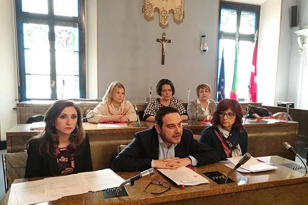 Insegnanti senza laurea, incontro in Comune