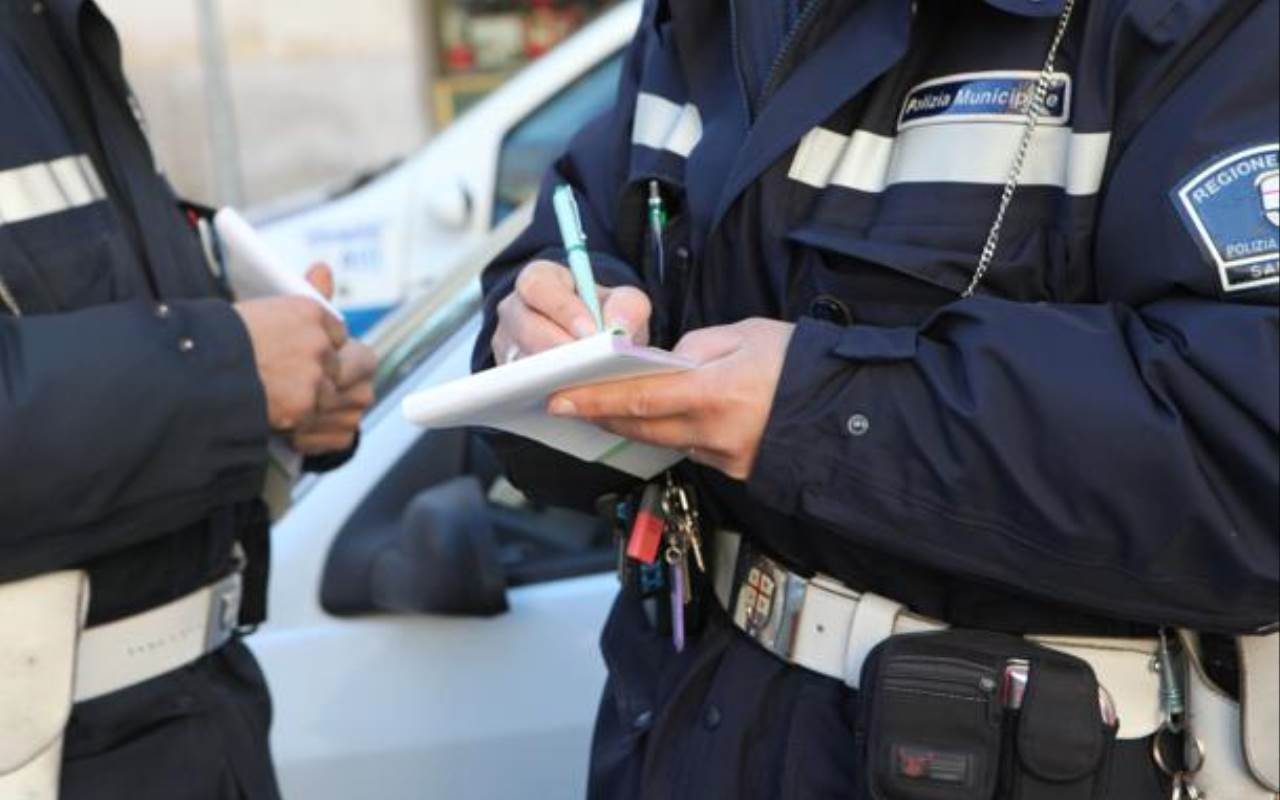 Sicurezza e antidegrado: ad Arona fioccano multe ed espulsioni