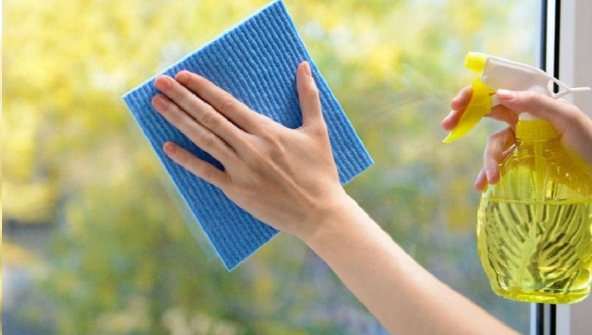 Spray detergenti dannosi come venti sigarette al giorno