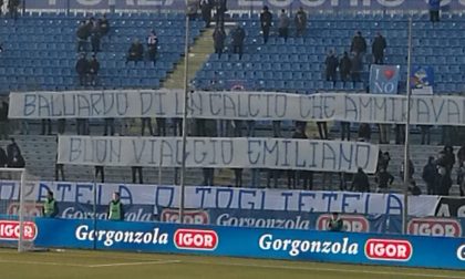 Il Piola ricorda Mondonico con uno striscione