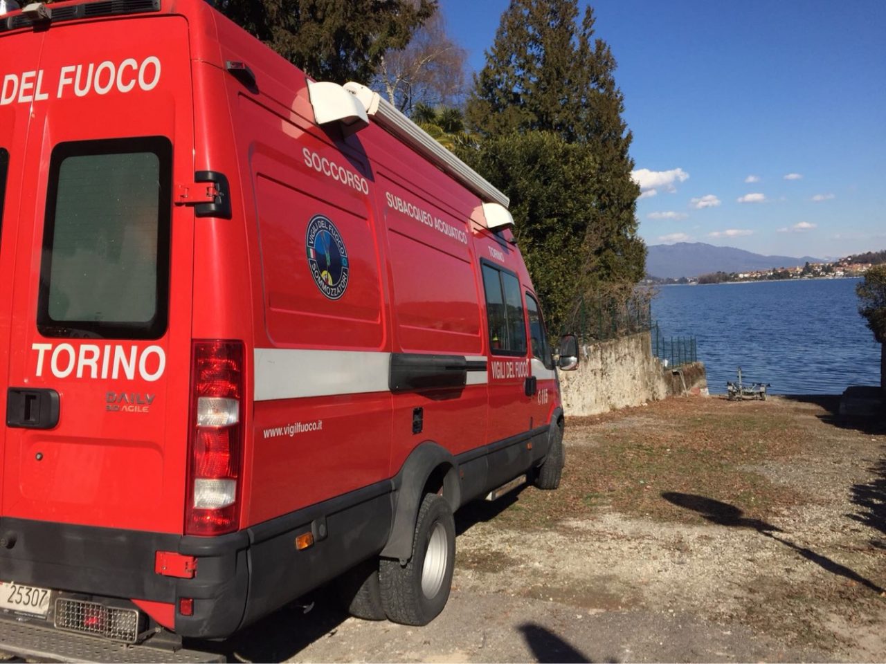 Ragazzo scomparso nel lago: lo si cerca con un robot FOTO