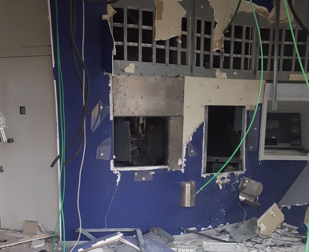 Boato nella notte, esploso bancomat a Galliate