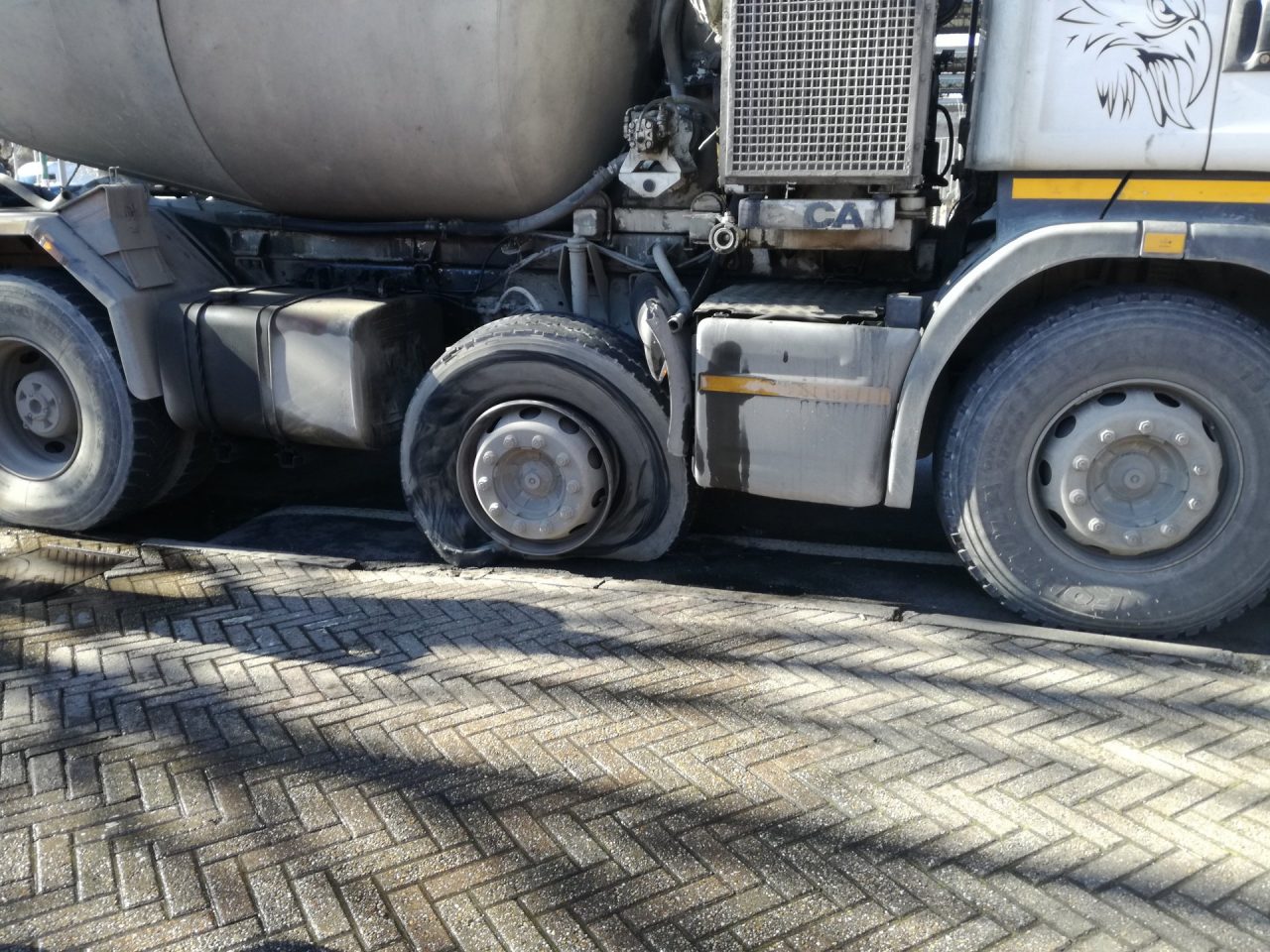 Spaventoso botto in viale Baracca