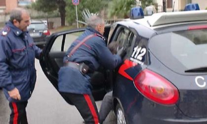 Divieto di avvicinamento a ex e figli, lui la trova a Domodossola ma i carabinieri lo arrestano