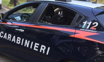 Trecate: rissa finisce a coltellate in pieno centro