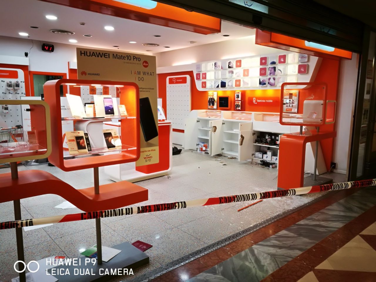 Cellulari rubati per 80mila euro