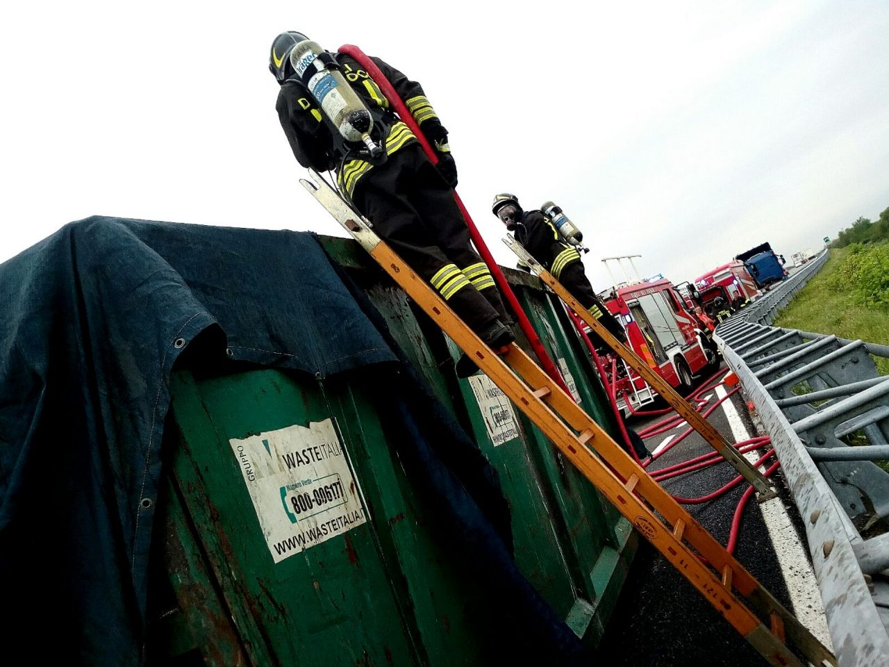 Camion a fuoco sulla A4