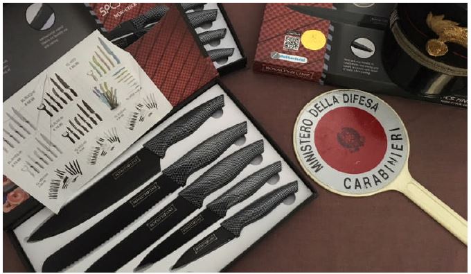 Vendono coltelli porta a porta: fermati a Biandrate