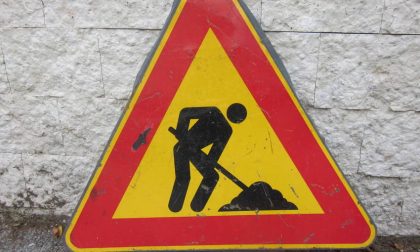 Via Prina chiusa per lavori alle fogne