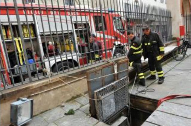 Black out al Broletto per allagamento