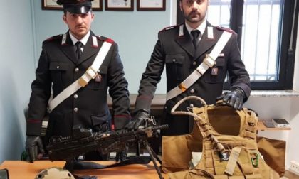 Armato come un marine contro i carabinieri
