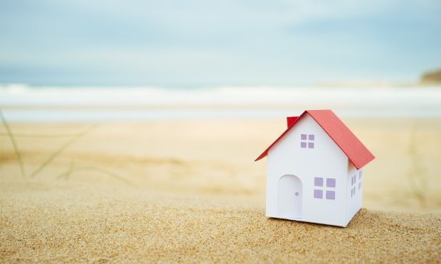 Affitta casa al mare che non esiste: vittima una donna di Arona