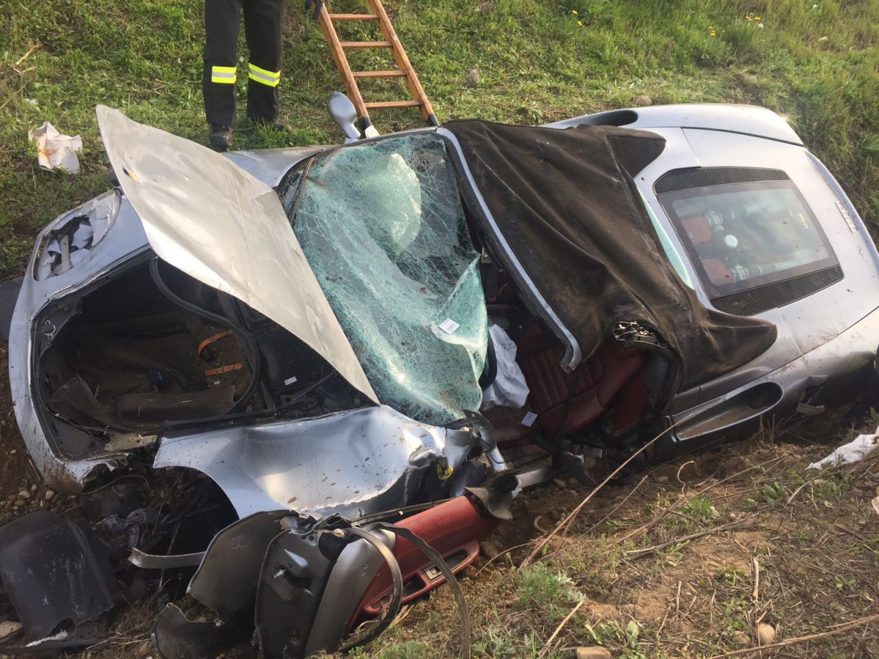 Ferrari, schianto in autostrada