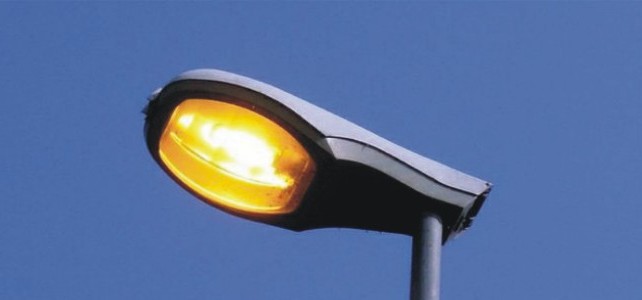 Appalto per l’illuminazione ad Arona: a processo in due