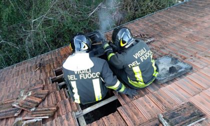 Incendio Massino Visconti: a fuoco un camino