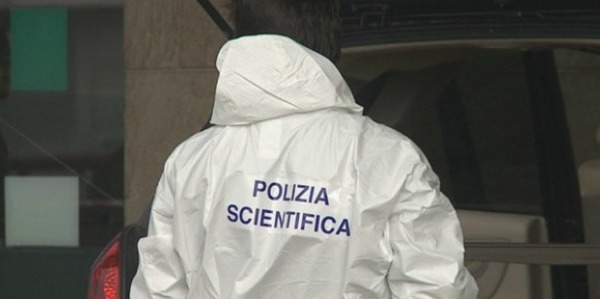 Morto in casa da due mesi, le mosche danno l’allarme