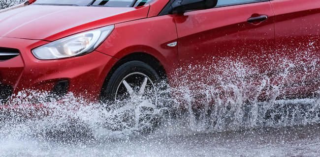 Se schizzi ti multo: il provvedimento aronese che ha fatto il giro d’Italia