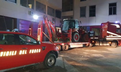 Frana sulla provinciale: intervengono i vigili del fuoco