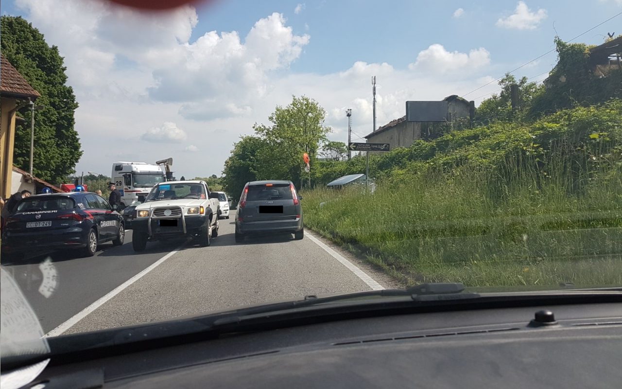 Incidente all’incrocio “maledetto” di Borgo Ticino