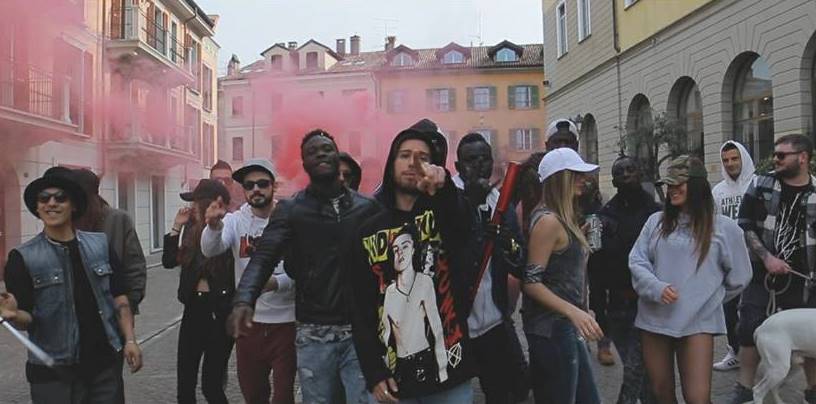 Rap contro le droghe e i messaggi pericolosi, ad Arona le riprese del video di “Guardaci negli occhi”