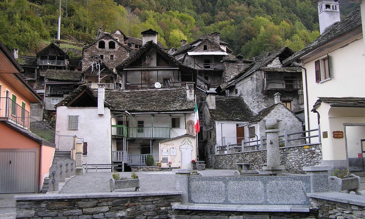 Case quasi gratis a Borgomezzavalle in Valle Antrona