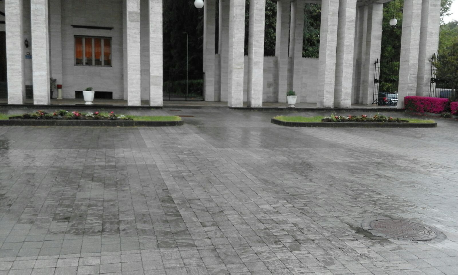 Assa Cimitero aiuole