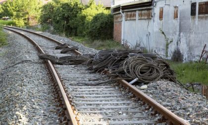 Grignasco ferrovia devastata dai ladri di rame | Le foto