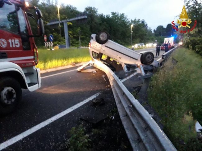 Schianto in autostrada a Varese: due morti e tre feriti