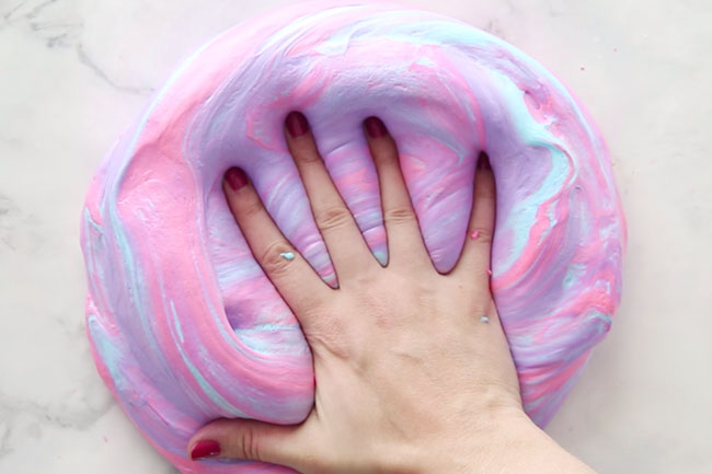 Slime dal Belgio l’allarme dell’associazione consumatori: è tossico